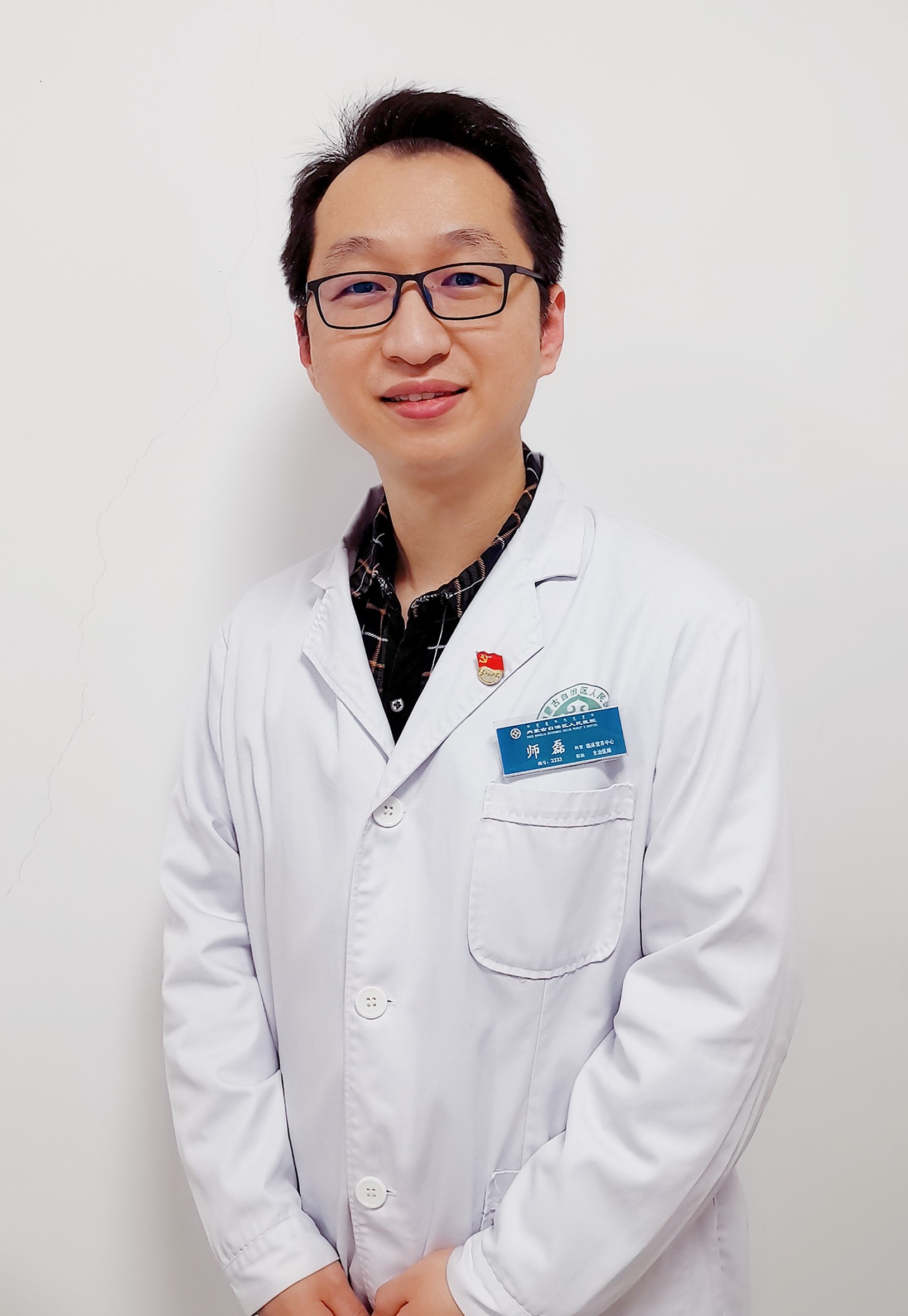 1590974119680022447.jpg 师磊形象照_副本.jpg