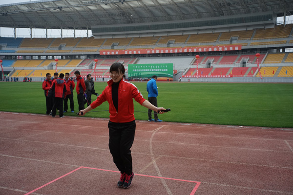 内蒙古自治区直属机关第四届职工运动会胜利开幕