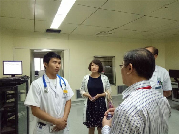 住院医师规范化培训基地评估组来到内蒙古自治区人民医院检查指导工作